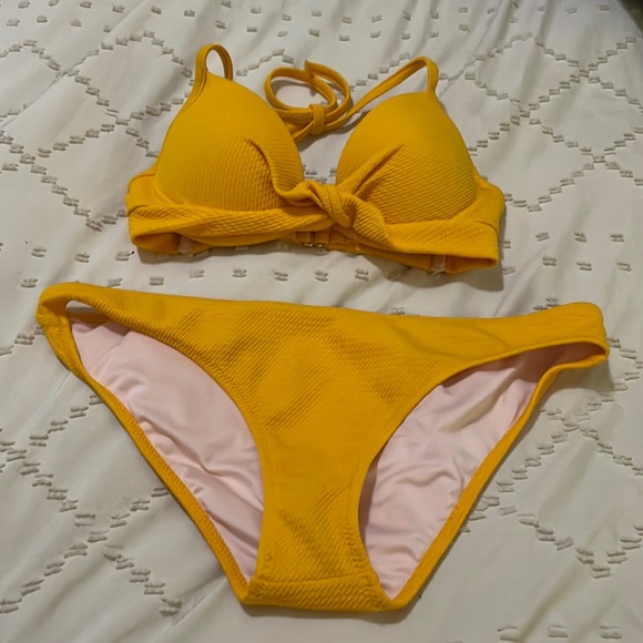 Shade & Shore yellow bikini. 32 B/S - Picture 1 of 7